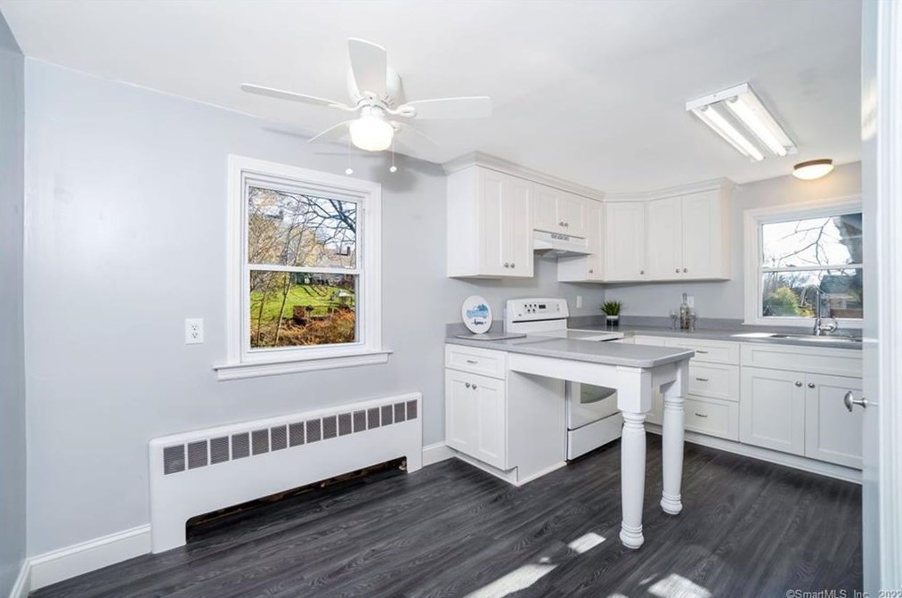 57 Vale Ave, Meriden CT 06451-2828 exterior