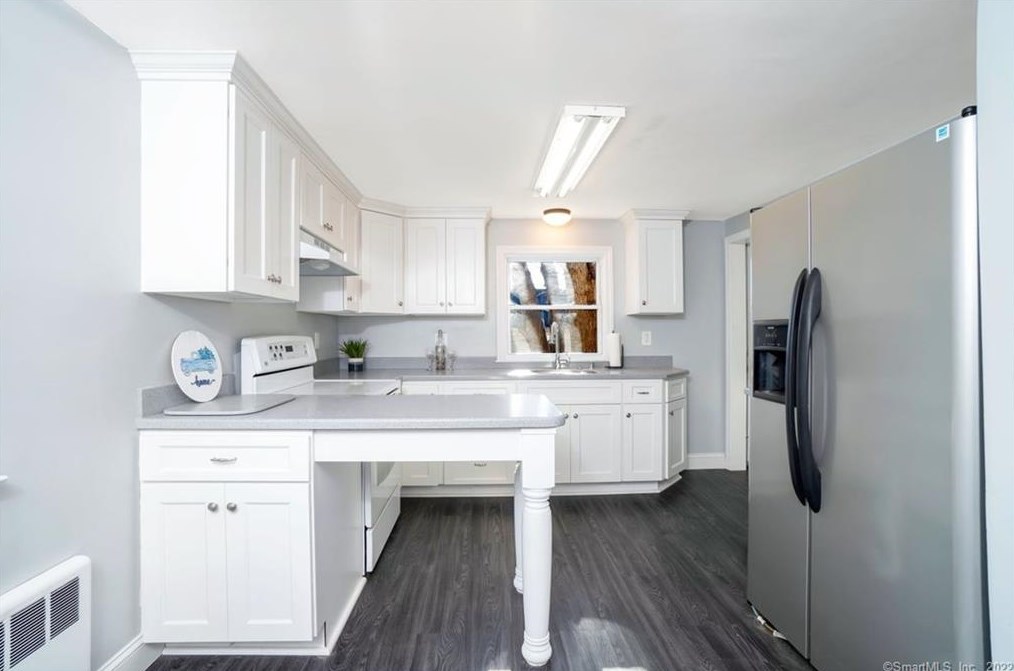 57 Vale Ave, Meriden CT 06451-2828 exterior