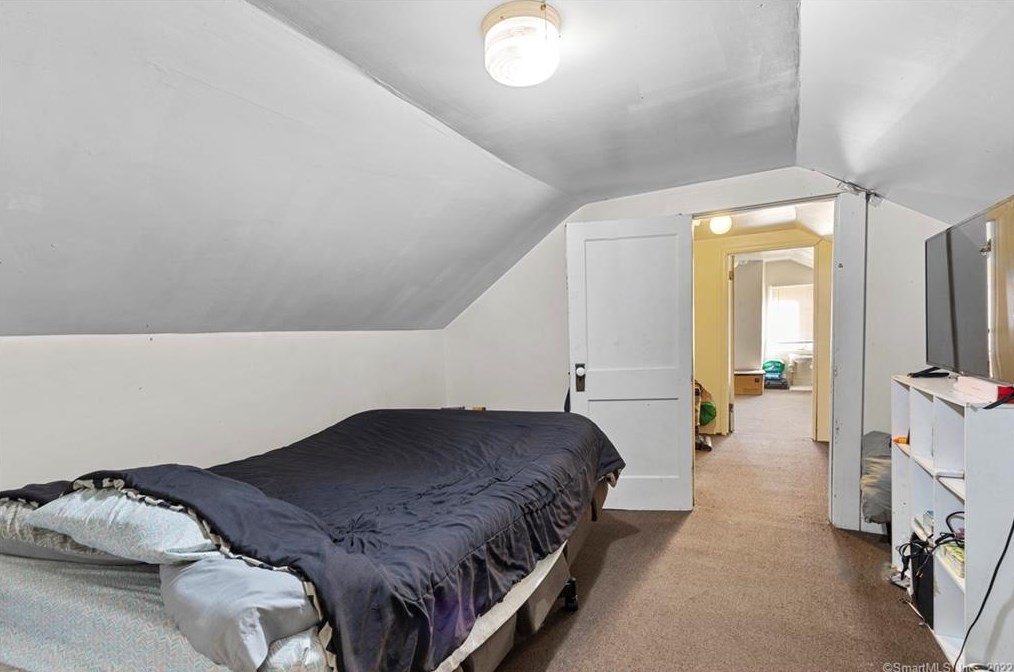 9 Hugo St, New Haven CT  06516-1309 exterior