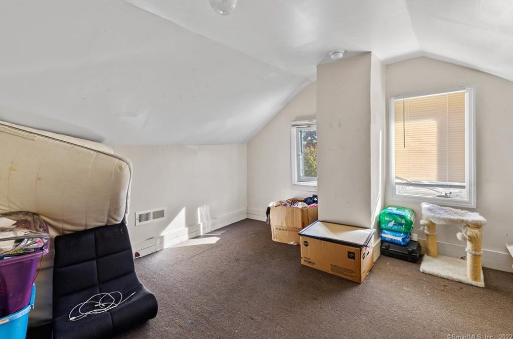 9 Hugo St, New Haven CT  06516-1309 exterior