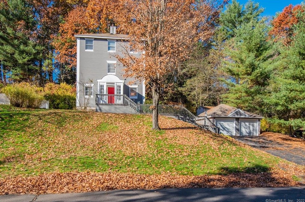 21 Oxford Ct, Simsbury CT  06070-2174 exterior