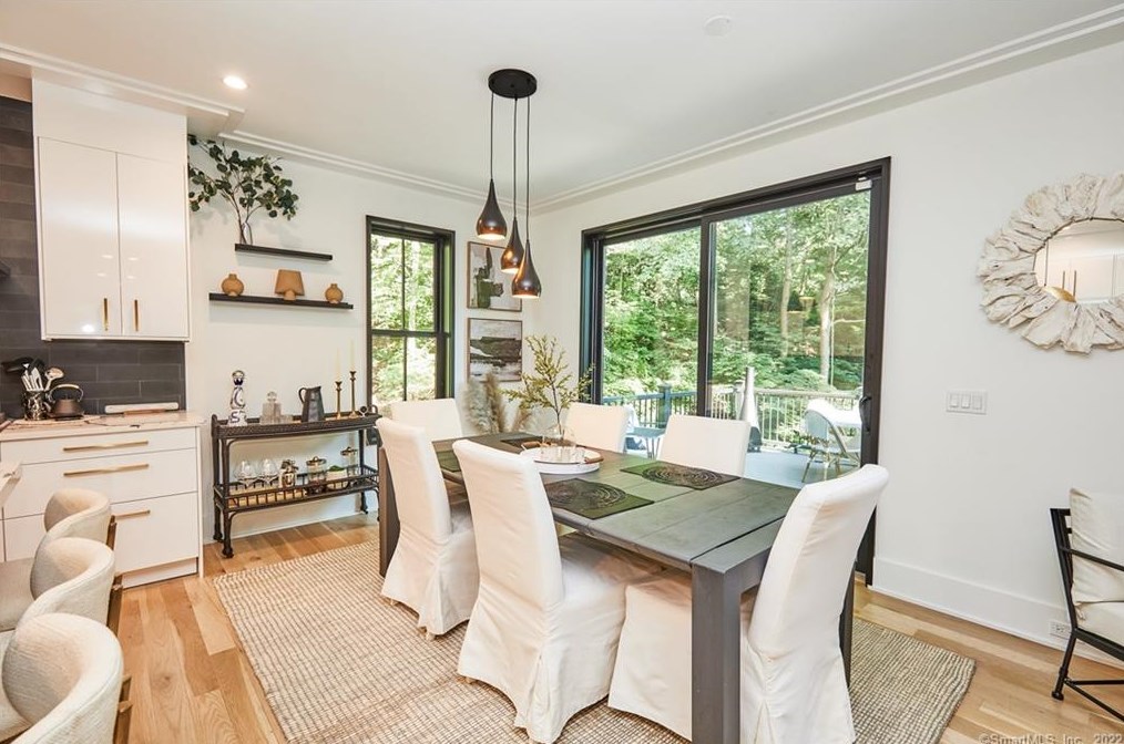 2 Timber Ln, Westport CT  06880-2621 exterior