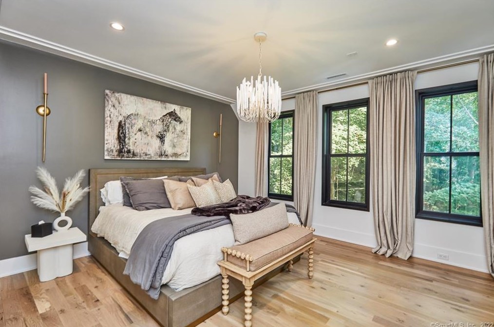 2 Timber Ln, Westport CT  06880-2621 exterior
