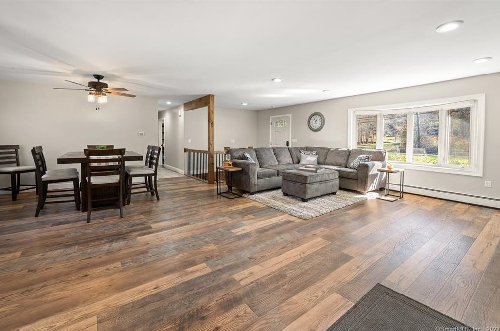 230 Bloomingdale Rd, Quaker Hill CT  06375-1337 exterior