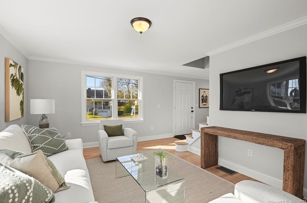 12 Brookdale Rd, Fairfield CT  06824-4631 exterior