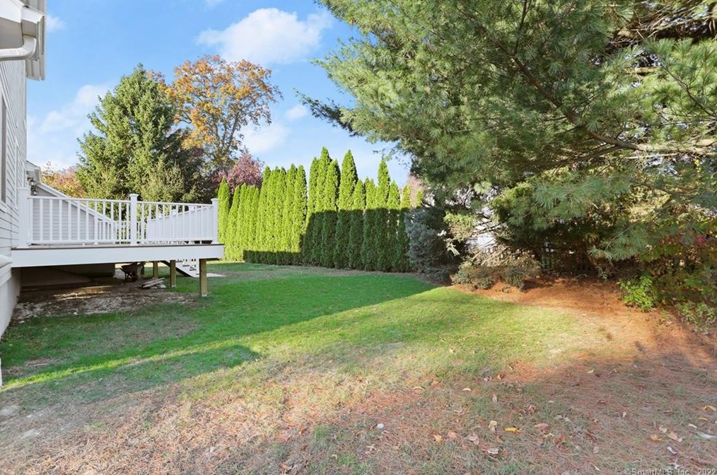 12 Brookdale Rd, Fairfield CT  06824-4631 exterior