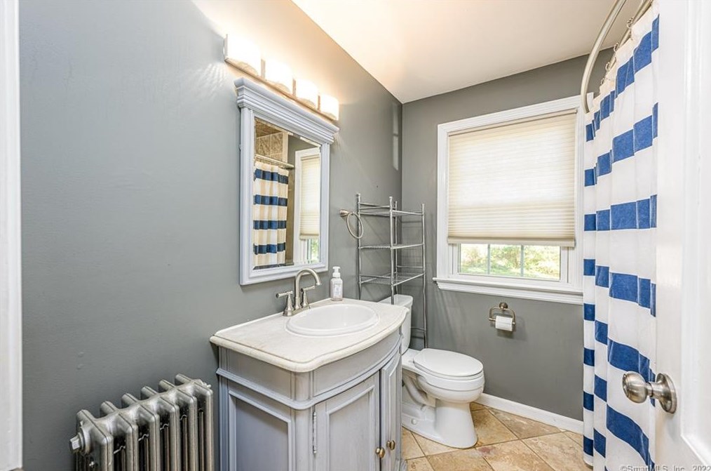 65 New Cheshire Rd, Meriden CT  06451-5071 exterior