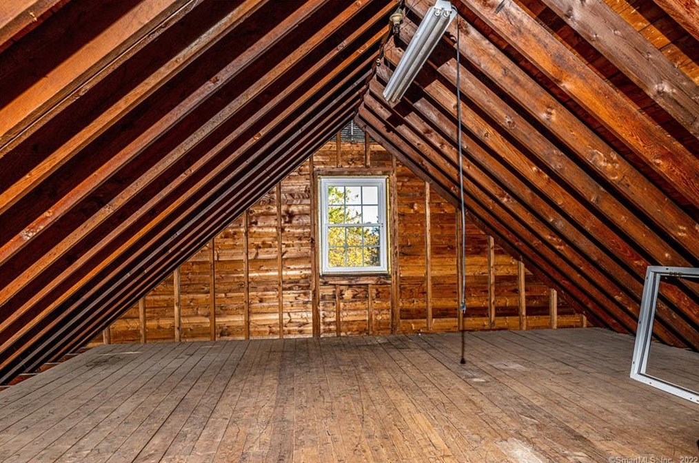 65 New Cheshire Rd, Meriden CT  06451-5071 exterior