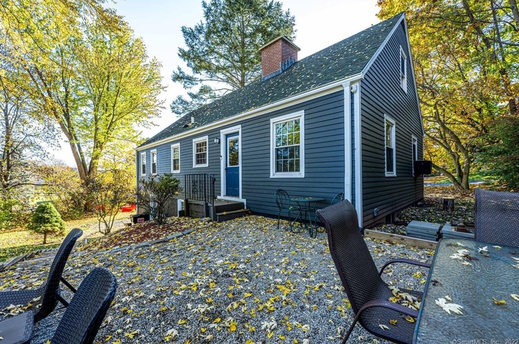 65 New Cheshire Rd, Meriden CT  06451-5071 exterior