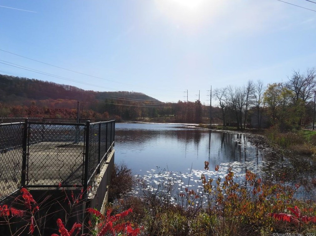 55 Birdsey Ave, Meriden CT  06450-4800 exterior