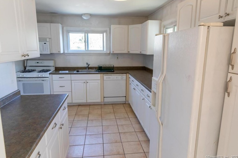 3 Floral Nook, Waterbury, CT 06704
