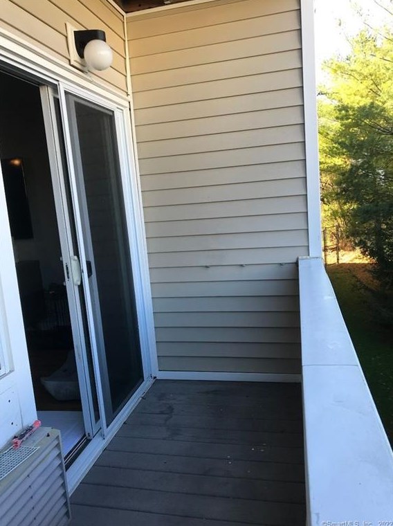 163 South St, Danbury CT  06810-7923 exterior