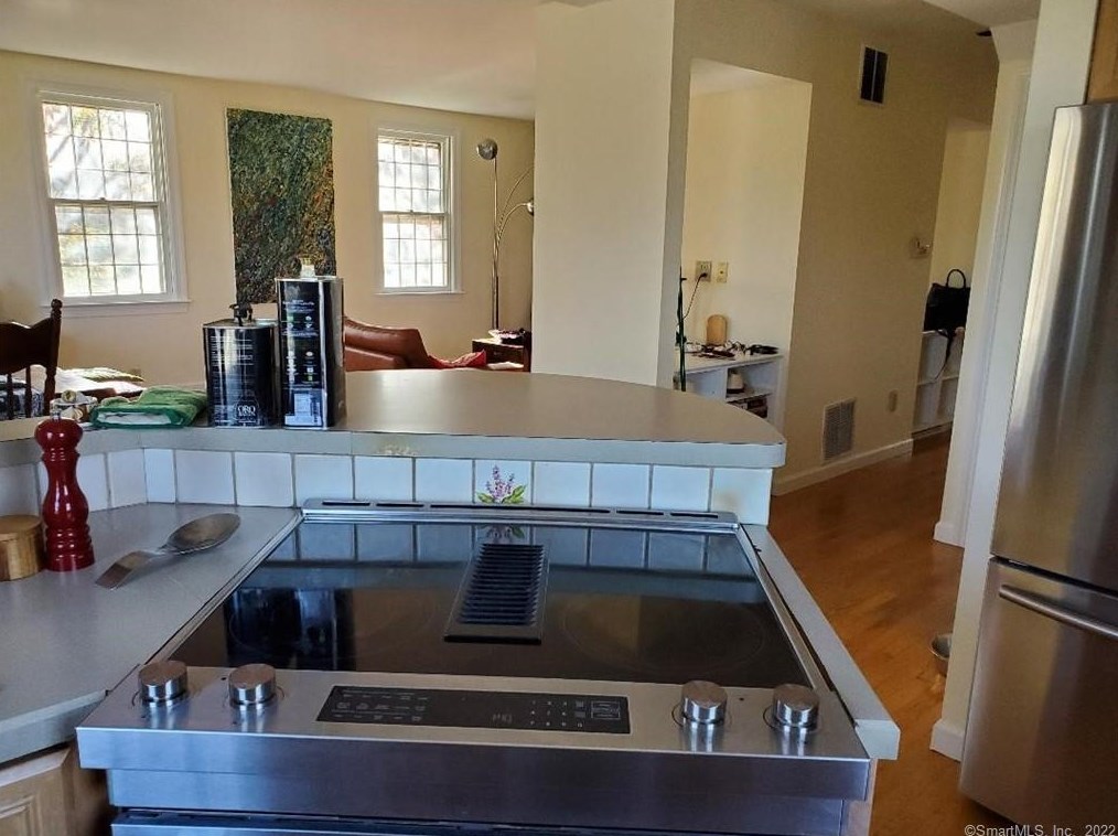 180 Front St, New Haven CT  06513-3201 exterior