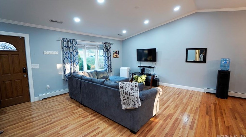 120 Applewood Ln, Union City CT  06770-3181 exterior