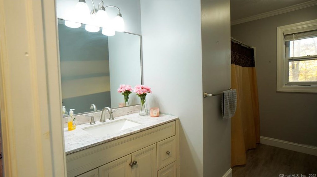 120 Applewood Ln, Union City CT  06770-3181 exterior