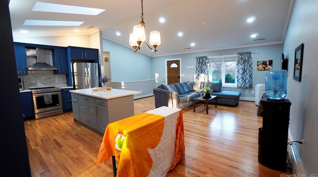 120 Applewood Ln, Union City CT  06770-3181 exterior