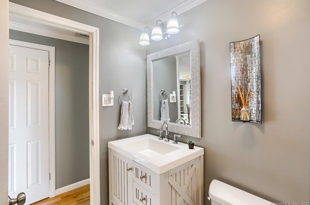 56 George Dr, Vernon CT 06066-2235 exterior