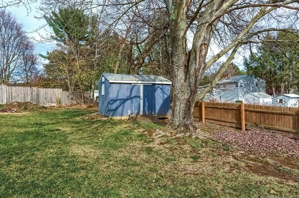 56 George Dr, Vernon CT 06066-2235 exterior