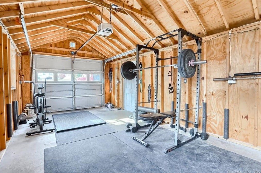 56 George Dr, Vernon CT 06066-2235 exterior