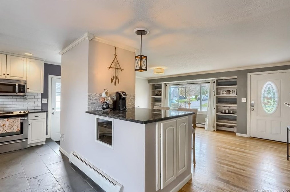 56 George Dr, Vernon CT 06066-2235 exterior