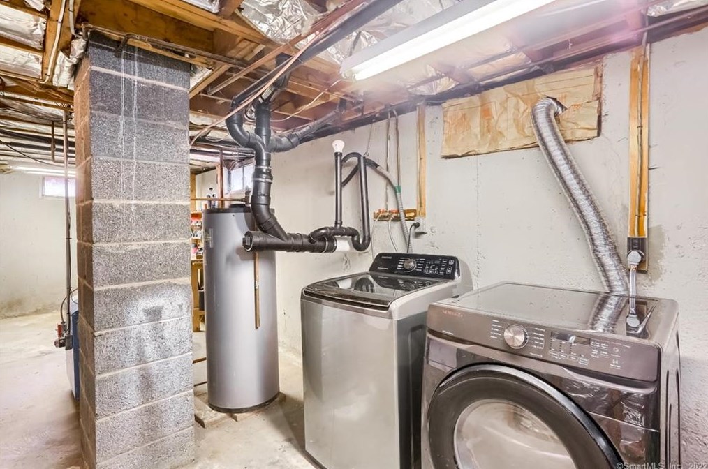 56 George Dr, Vernon CT 06066-2235 exterior