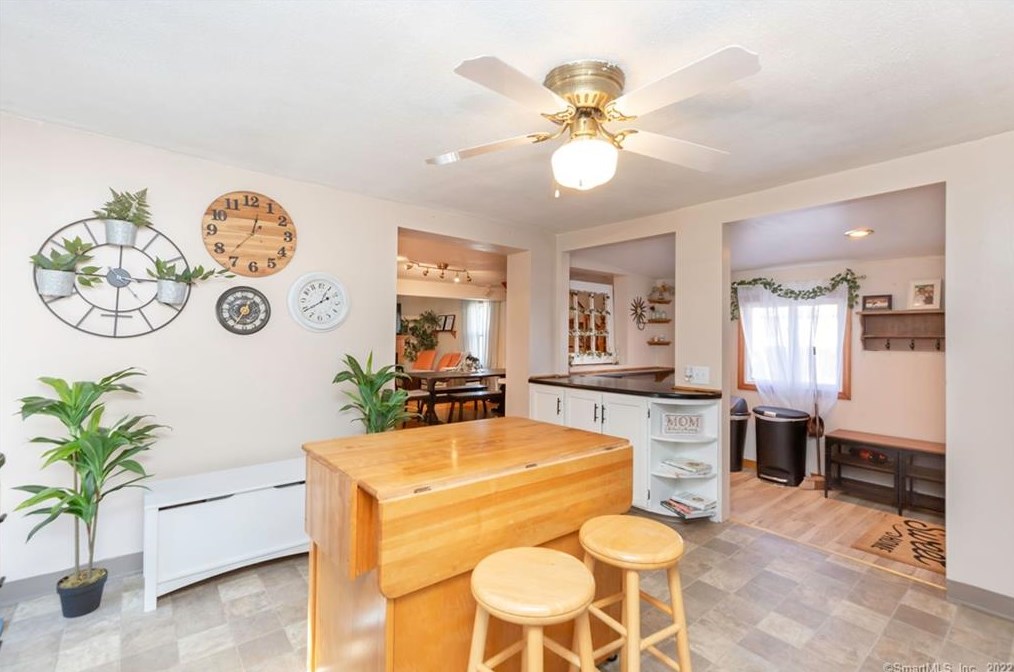 57 Hawthorne Ave, Derby CT  06418-1101 exterior