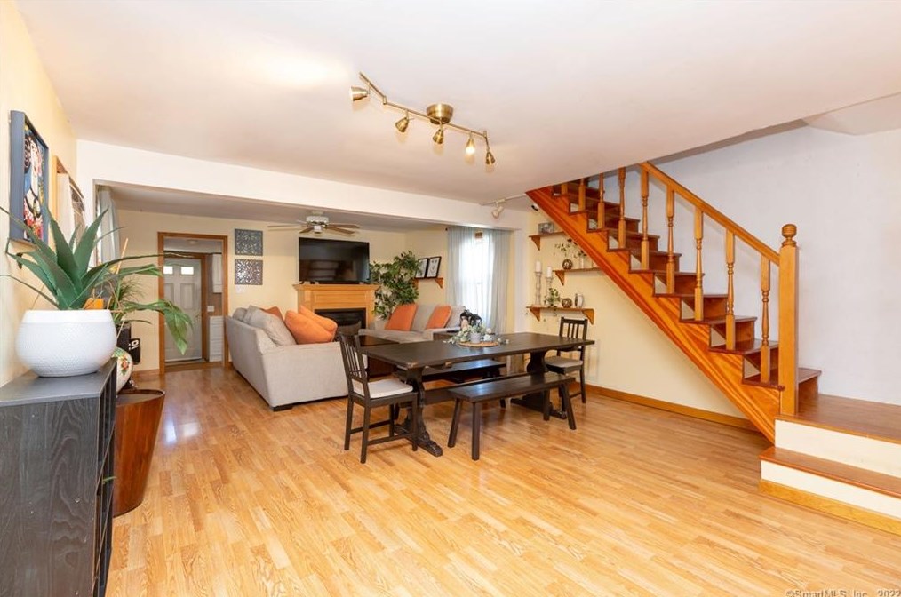 57 Hawthorne Ave, Derby CT  06418-1101 exterior