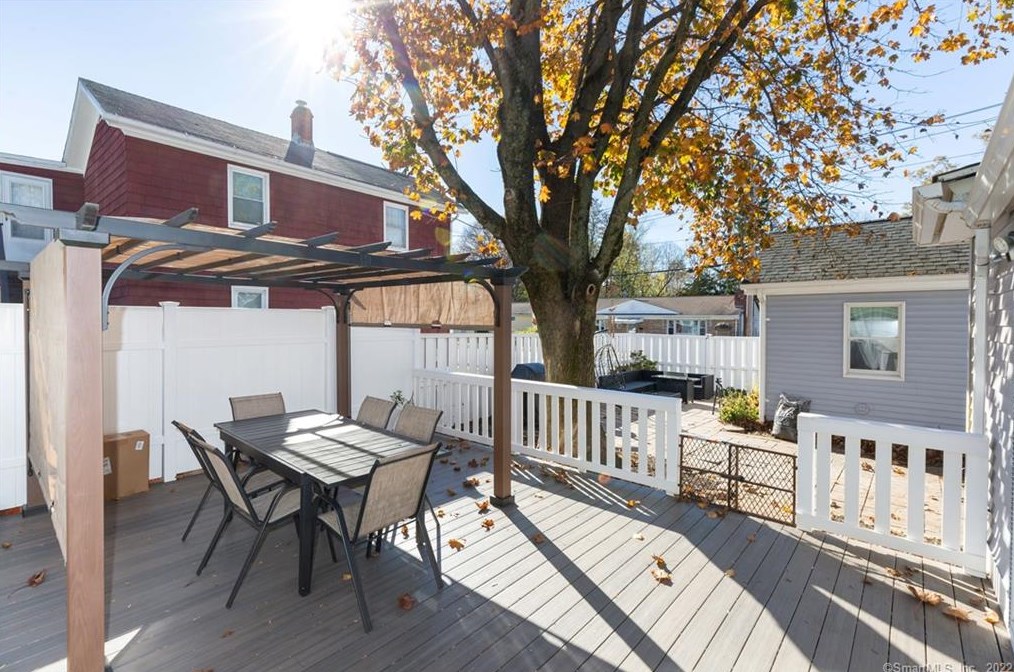 57 Hawthorne Ave, Derby CT  06418-1101 exterior