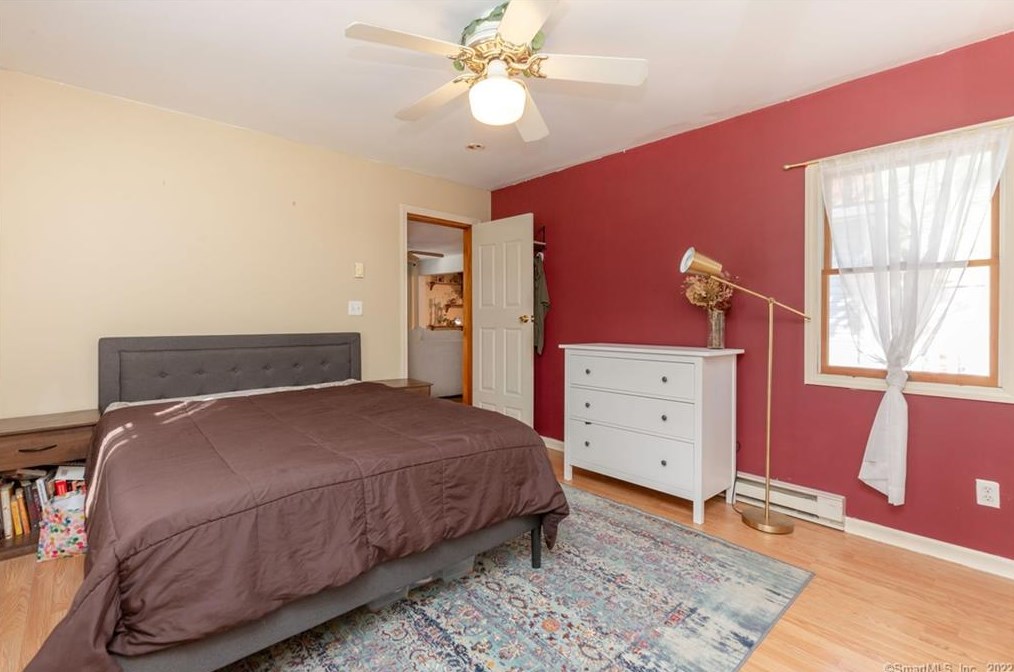 57 Hawthorne Ave, Derby CT  06418-1101 exterior