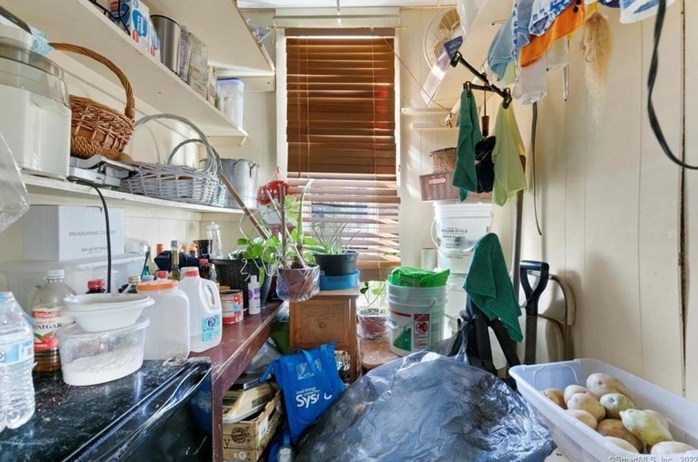 448 Ferry St, New Haven CT 06513-3618 exterior