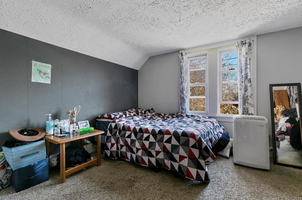 448 Ferry St, New Haven CT 06513-3618 exterior