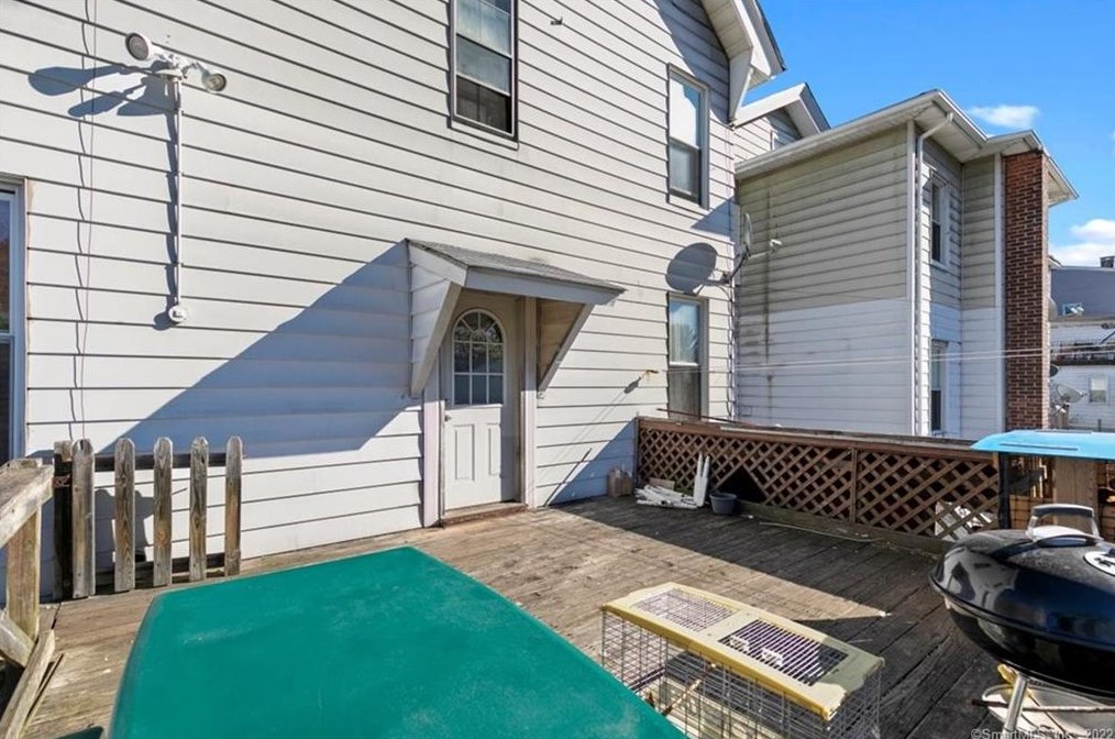 448 Ferry St, New Haven CT 06513-3618 exterior