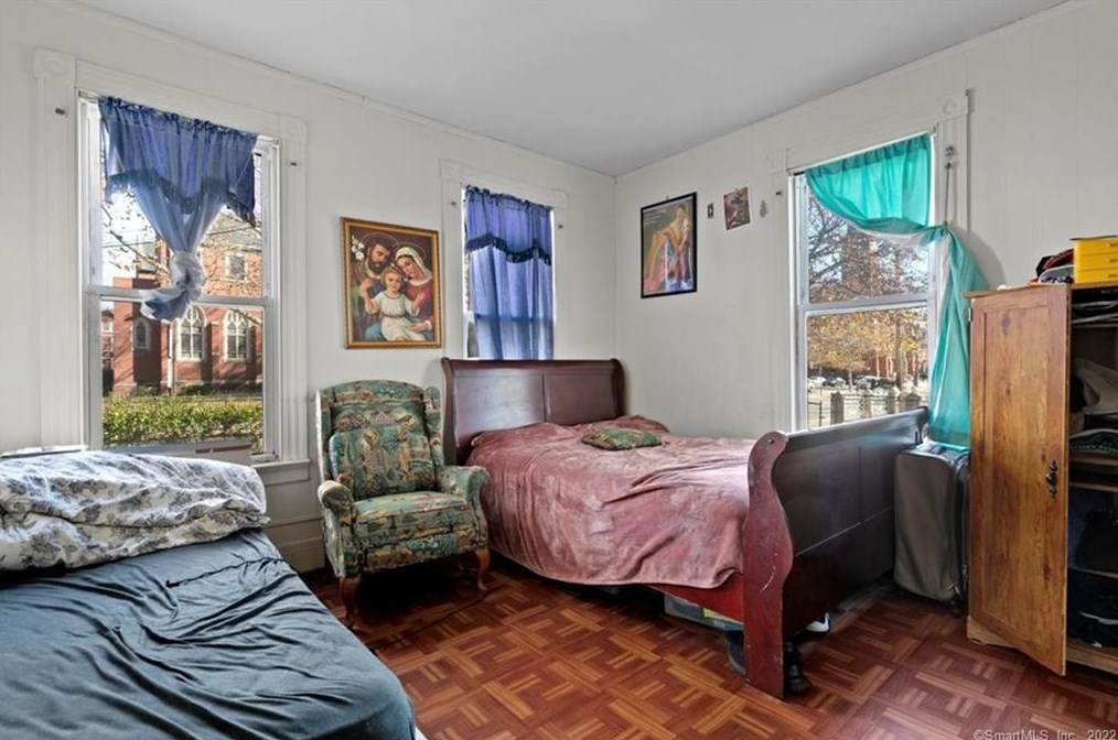 448 Ferry St, New Haven CT 06513-3618 exterior