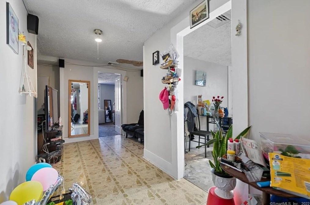 448 Ferry St, New Haven CT 06513-3618 exterior