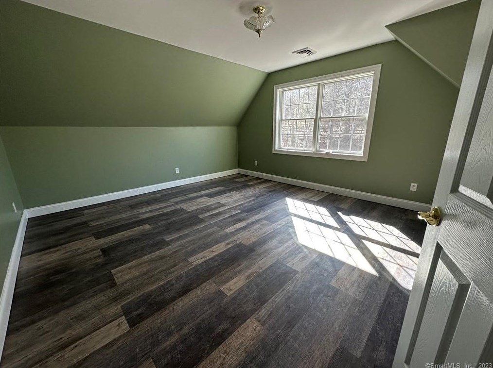 7 Yorkshire Way, Unionville CT  06013-1629 exterior