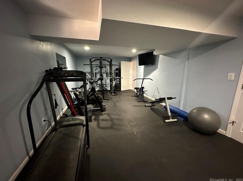 7 Yorkshire Way, Unionville CT  06013-1629 exterior