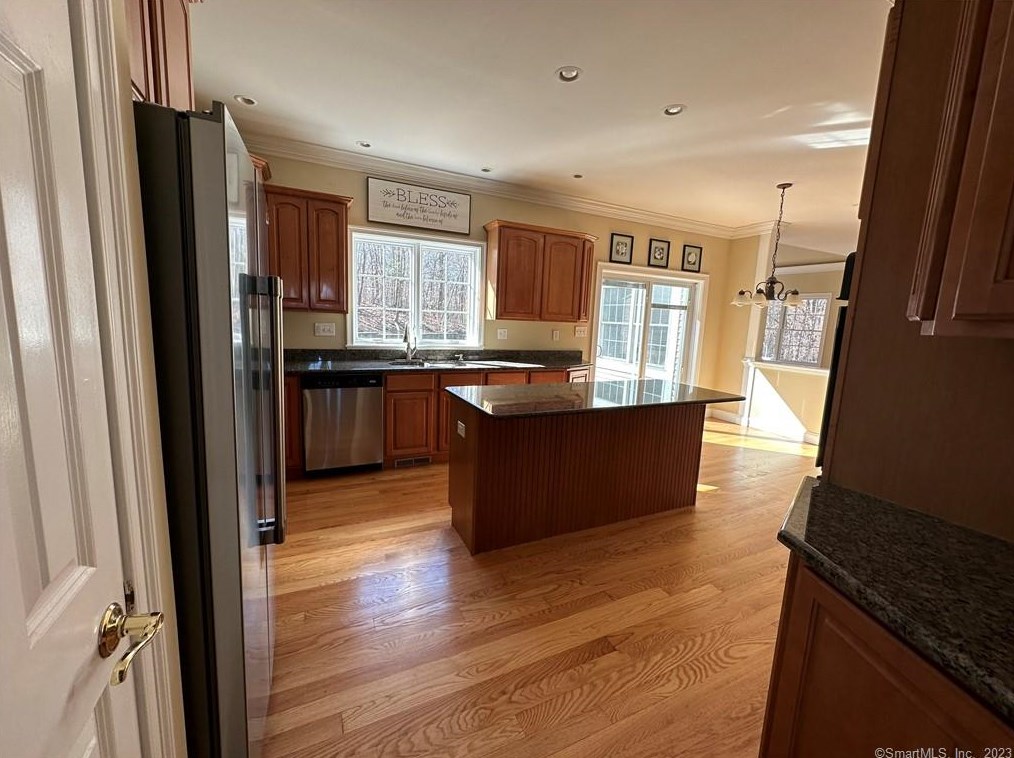 7 Yorkshire Way, Unionville CT  06013-1629 exterior