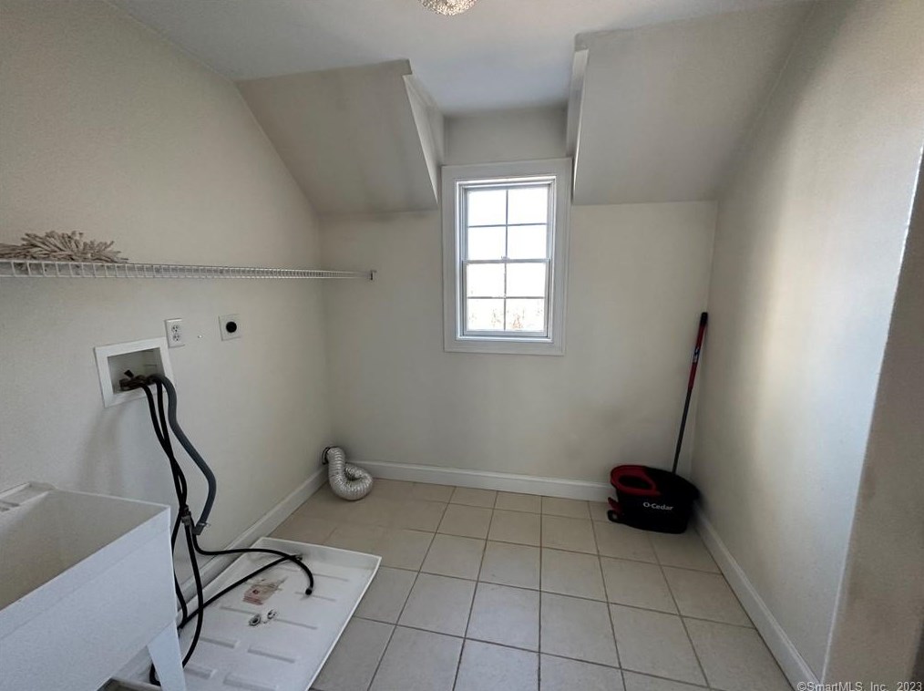 7 Yorkshire Way, Unionville CT  06013-1629 exterior