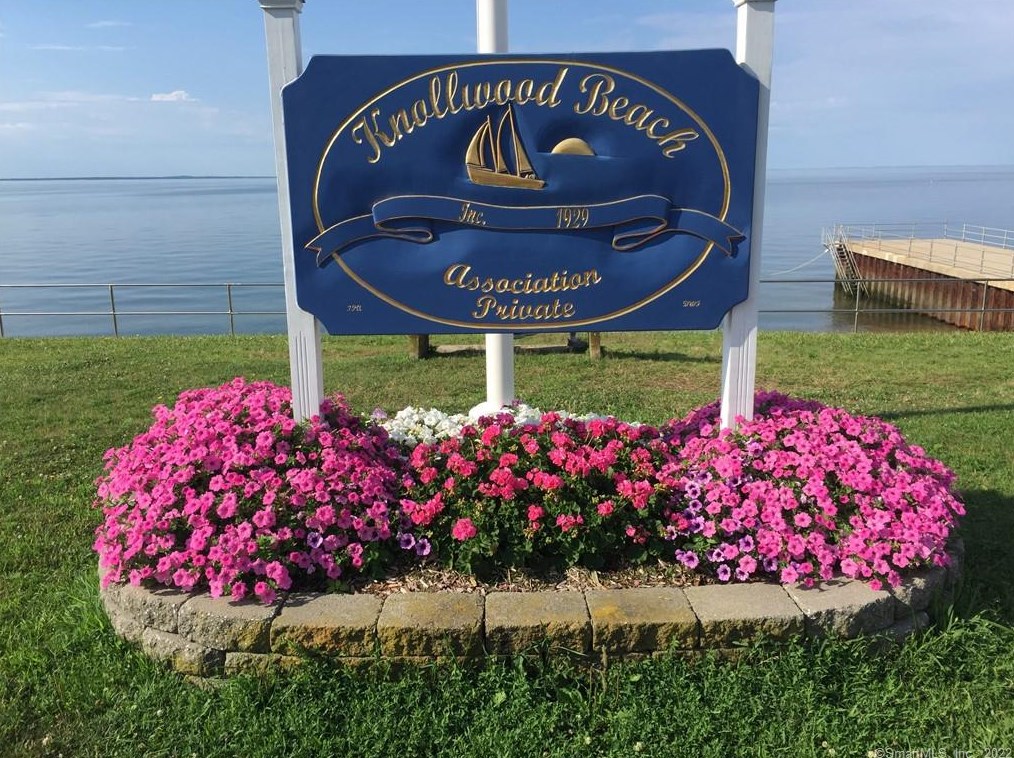 460 Maple Ave, Fenwick CT  06475-2971 exterior