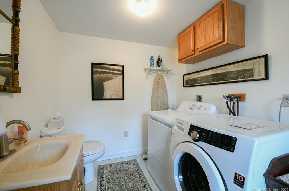 341 Main St, Winsted CT  06098-1675 exterior