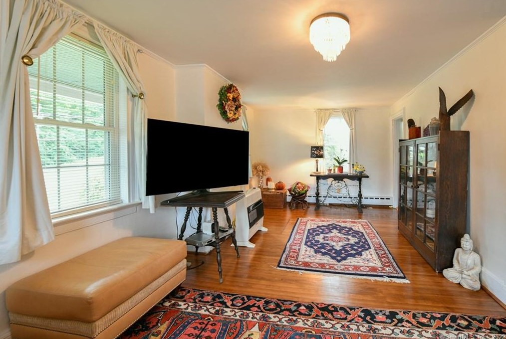 341 Main St, Winsted CT  06098-1675 exterior