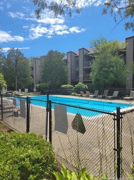 130 Coe Ave, New Haven CT 06512-4770 exterior