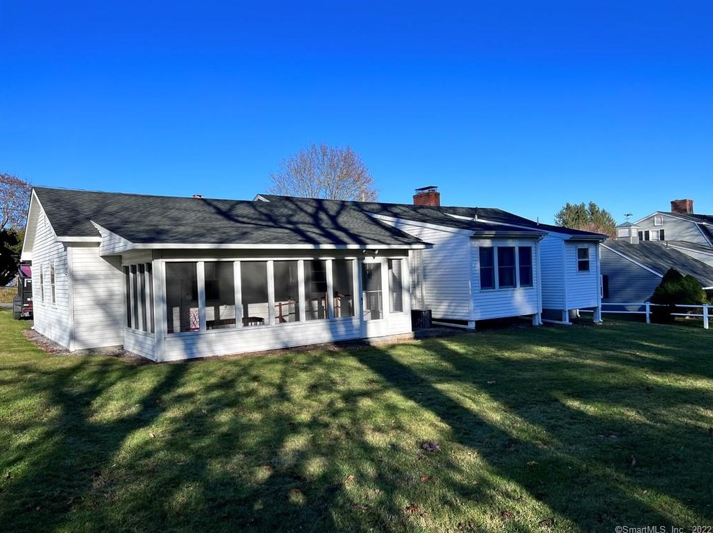 11 Cherry St, Winsted CT  06098-1905 exterior