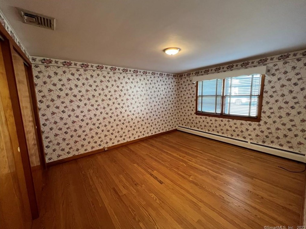 11 Cherry St, Winsted CT  06098-1905 exterior
