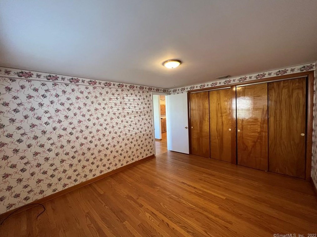 11 Cherry St, Winsted CT  06098-1905 exterior