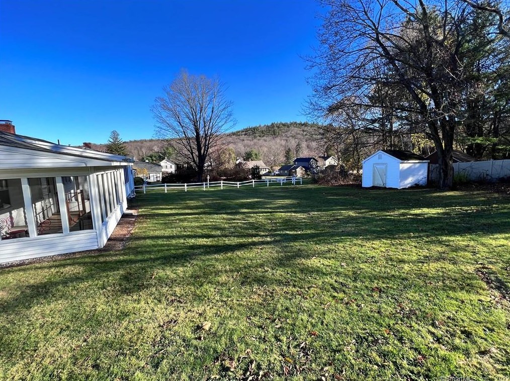11 Cherry St, Winsted CT  06098-1905 exterior