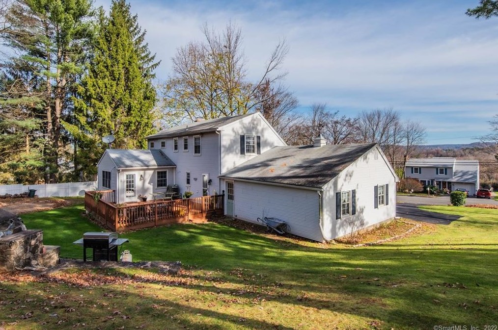 69 Hany Ln, Vernon CT 06066-2741 exterior