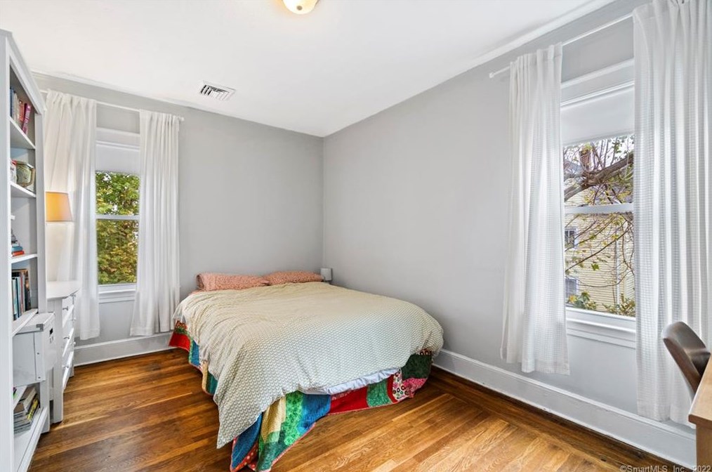 15 Willard St, New Haven CT 06515-2126 exterior