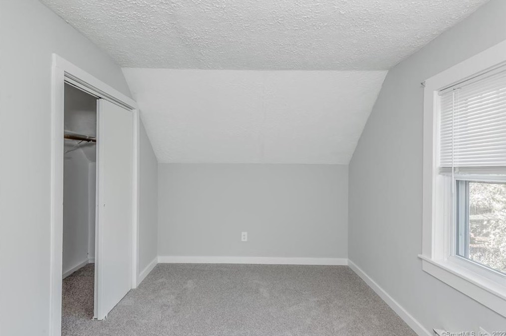 210 Barnes Ave, New Haven CT 06513-1403 exterior