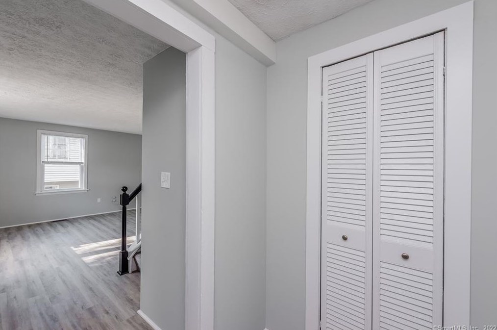 210 Barnes Ave, New Haven CT 06513-1403 exterior